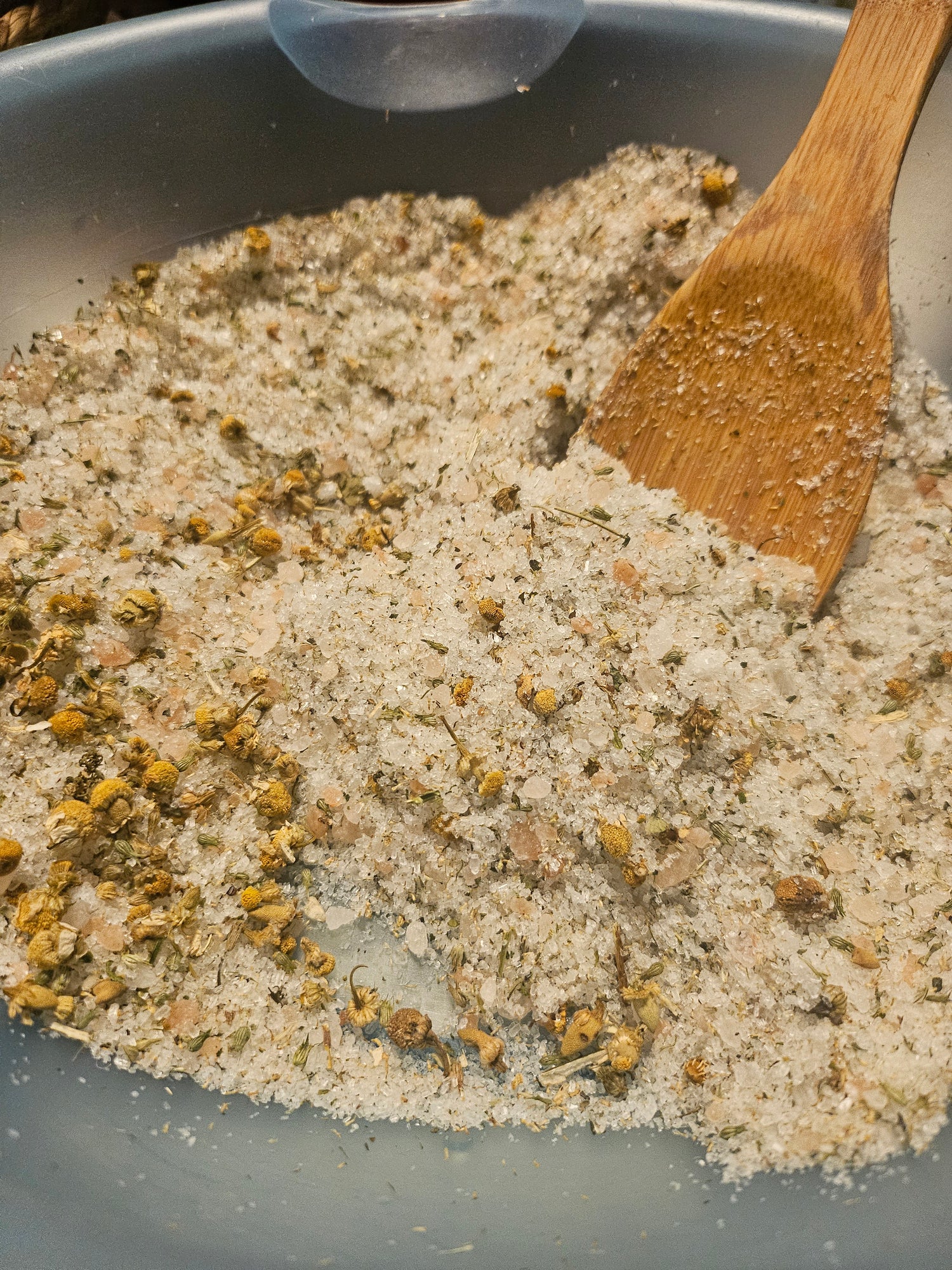Mess-Free Herbal bath Salts 🌿 Buy 2 Salts get 1 free body polish🌿