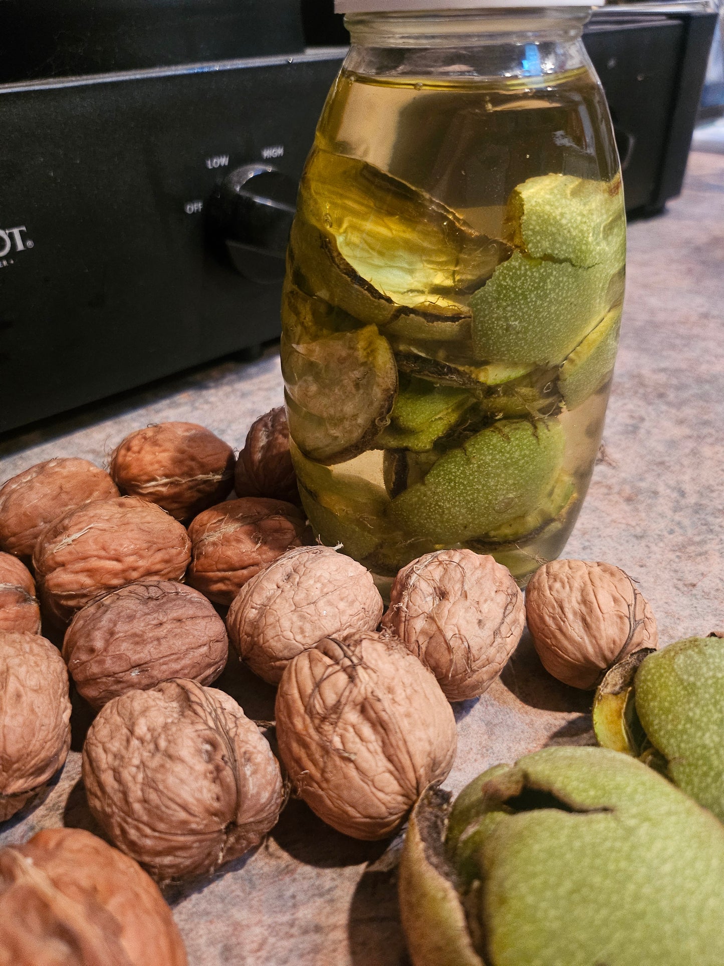 Salve-English Walnut Hull (Athlete's foot/Ringworm)